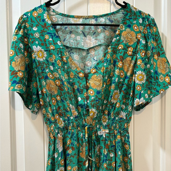 Bohemian Style - Floral Print Dress - Picture 5 of 8